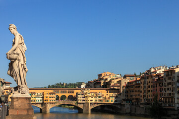 Obraz premium View of the Ponte Vecchio from the Ponte a Santa Trinità, Florence, Tuscany, Italy, Europe