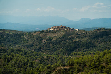 Views of the Priorat mountains with Gratallops and the Montsant mountain range in the background. 

Gratallops, Priorat (Catalonia, Spain).