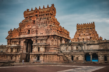 Fototapeta premium Tanjore Big Temple or Brihadeshwara Temple was built by King Raja Raja Cholan in Thanjavur, Tamil Nadu. It is the very oldest & tallest temple in India. This temple listed in UNESCO's Heritage Sites