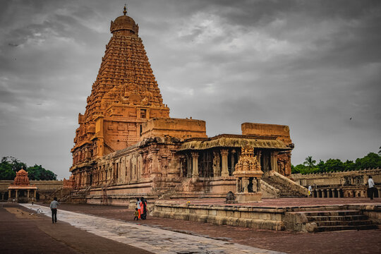 Tanjore Big Temple or Brihadeshwara Temple was built by King Raja Raja Cholan in Thanjavur, Tamil Nadu. It is the very oldest & tallest temple in India. This temple listed in UNESCO's Heritage Sites
