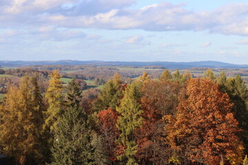 Wunderschöne Aussicht auf das Sauerländer Hinterland im Herbst