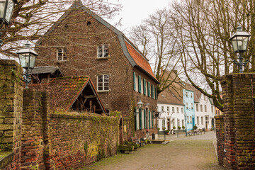 Blick zm Zentrum von Krefeld Linn, vorbei am Winkmannshof