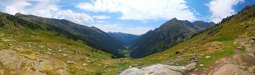 Fototapeta na wymiar Valle Coms de Jan (Canillo - Andorra)