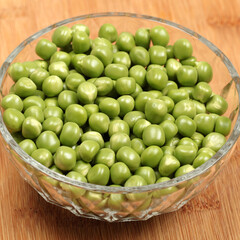 green peas background