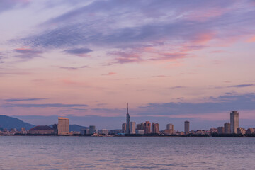 Fototapeta premium 福岡市百道浜の能古島からの夕景