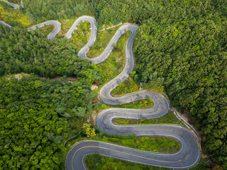보은군 말티재의 구불구불한 도로