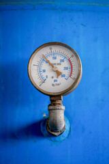 Pressure gauge (Pressure measurement) is measured by taking a reading from the dial. Industrial...