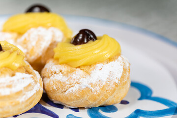 Zeppole dolce tipico del sud italia