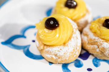 Zeppole dolce tipico del sud italia