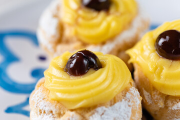 Zeppole dolce tipico del sud italia