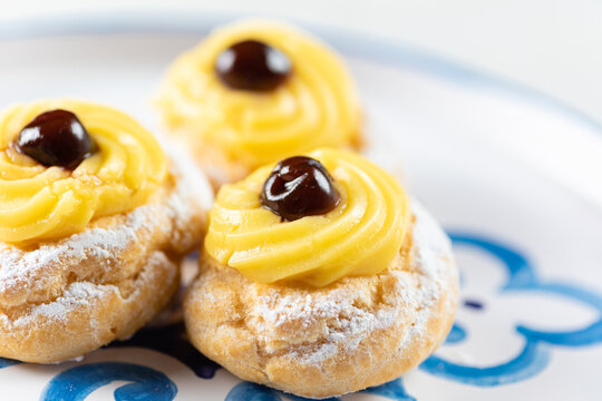 Zeppole dolce tipico del sud italia