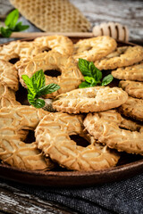 Shortbread cookies with honey.