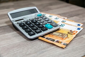50 euro bills with calculator