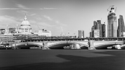 st paul cathedral and millennium bridge