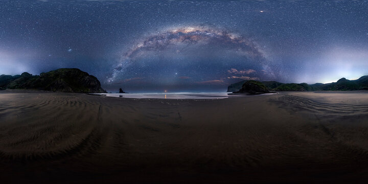 Milky way over Anawhata beach, Auckland