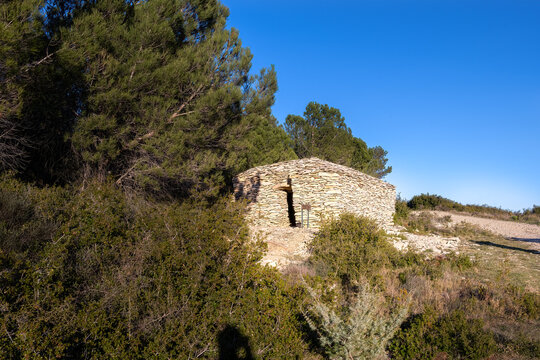 Dry stone hut, capitelle, in Calvisson, village of the Vaulnage region, Gard, South of France