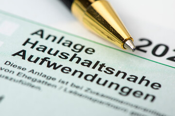 Steuererklärung für Finanzamt mit Formular