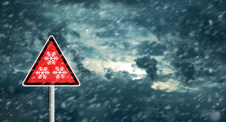 uwaga śnieżyca, znak ostrzegawczy przed śniegiem - obrazy, fototapety, plakaty