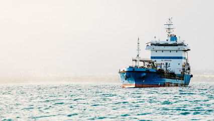 Bateau de transport sur l'ocean