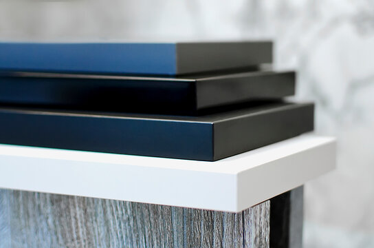 Samples of panels from chipboard and mdf for the production of furniture. The choice of material when ordering furniture.
