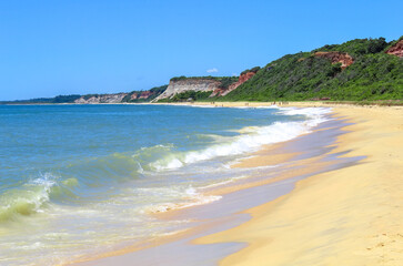 Obraz premium ondas da praia de Arraial d'Ajuda Bahia Brasil