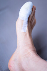 Foot big toe bandage injury
