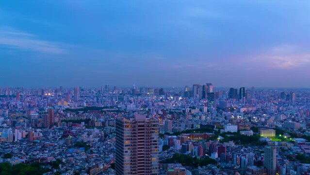  東京風景　タイムラプス　大都会の日没から夜景