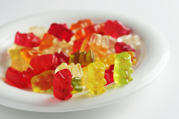 Multi-colored chewing candies