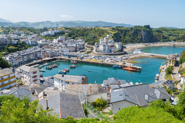 Fototapeta na wymiar panoramic view of luarca fishing town in asturias, Spain