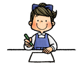 紙に何かを書く女の子（字を書く、絵を描く）