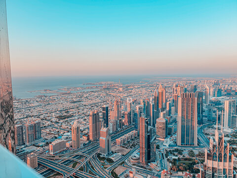 vista dal Burj Khalifa Dubai, At the top,  il grattacielo pi&ugrave; alto del mondo, emirati arabi 