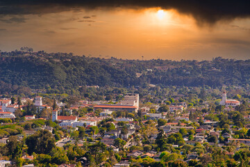 Obraz premium Views of Santa Barbara city from the mountains