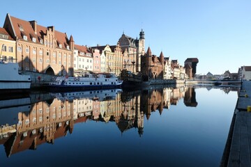 Fototapeta premium Panorama of Old Town in Gdansk and Motlawa canal. Poland