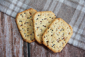 diet crackers with cumin and quinoa seeds