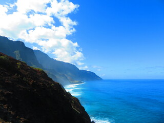 Fototapeta na wymiar hiking the scenic shoreline in hawaii