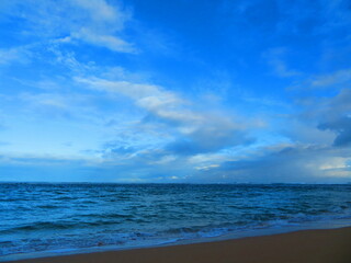 hiking beautiful beaches in hawaii