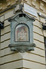 Obraz premium Tabernacolo in Piazza Ognissanti Firenze .Zona del lungo arno .