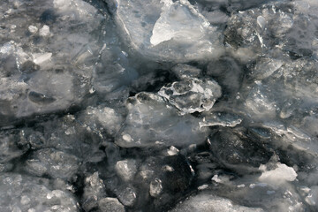 ice forms on the surface of the lake © eugen