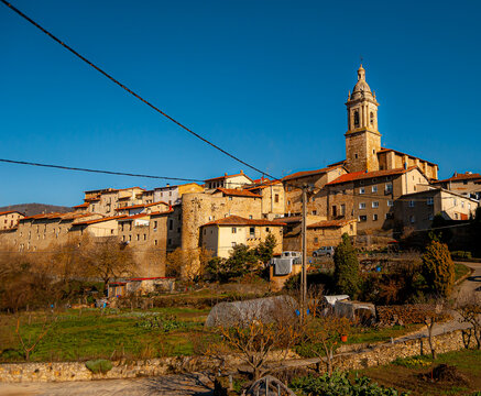 FOTOGRAFIA DEL PUEBLO ANTO&Ntilde;ANA EN ALAVA, PAIS VASCO, ESPA&Ntilde;A.