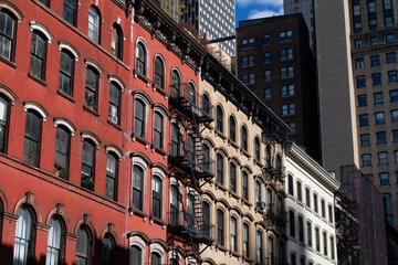 Obraz premium Row of Colorful Old Brick Buildings in Tribeca of New York City