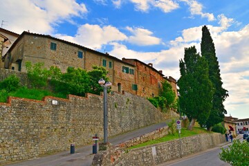 Fototapeta na wymiar medieval village of Vinci, a Tuscan town in the province of Florence, Italy, known for being the place of origin of the genius Leonardo da Vinci