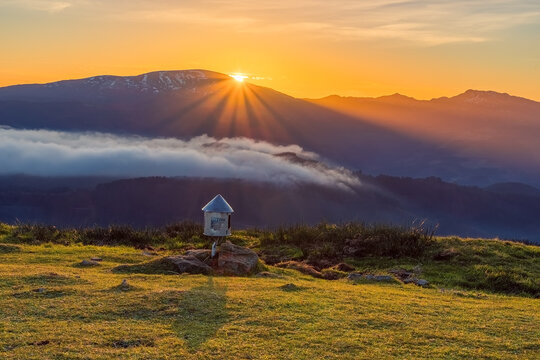 Atardecer sobre el monte Gorbea desde el monte Saibigain