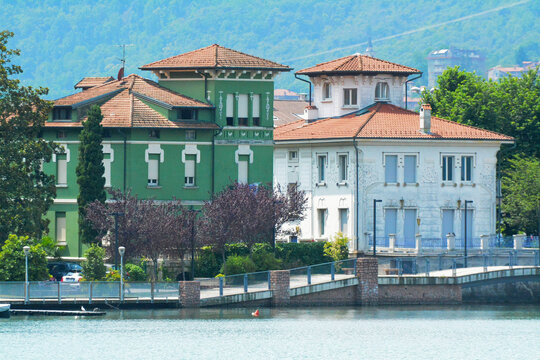 Edifici a Porto Ceresio, in provincia di Varese.