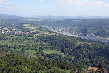 Fototapeta na wymiar Aussicht vom Aussichtsturm Fünfseenblick bei Boppard