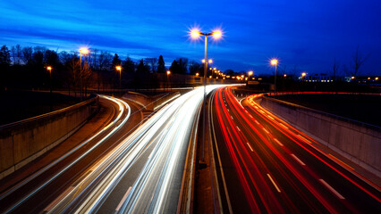 Langzeitbelichtung Autobahn Nacht Licht