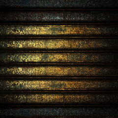 古いシャッターと金