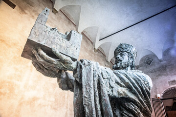Sicilia - Monreale, cattedrale di Santa Maria Nuova | Guglielmo II porge il duomo di Monreale alla Vergine Maria