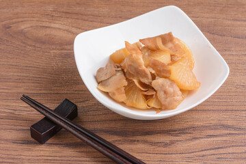 豚肉と大根の煮物