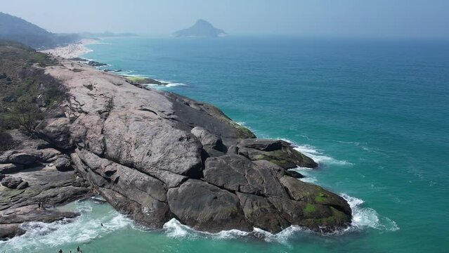 PRAINHA RIO DE JANEIRO ,Uma pequena faixa de areia com 700m de extens&atilde;o de mar forte, localizada no fim da praia do Recreio. A praia preferida dos surfistas, com ondas perfeitas e ...