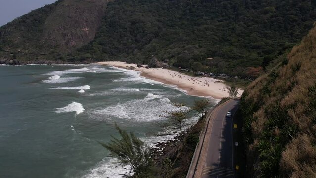 Uma pequena faixa de areia com 700m de extens&atilde;o de mar forte, localizada no fim da praia do Recreio. A praia preferida dos surfistas, com ondas perfeitas e ...PRAINHA RIO DE JANEIRO 